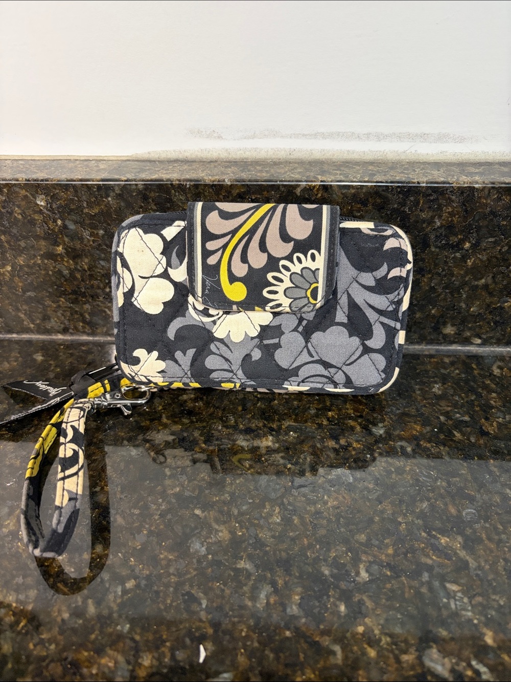 VERA BRADLEY ID Wristlet in Retired Baroque Print